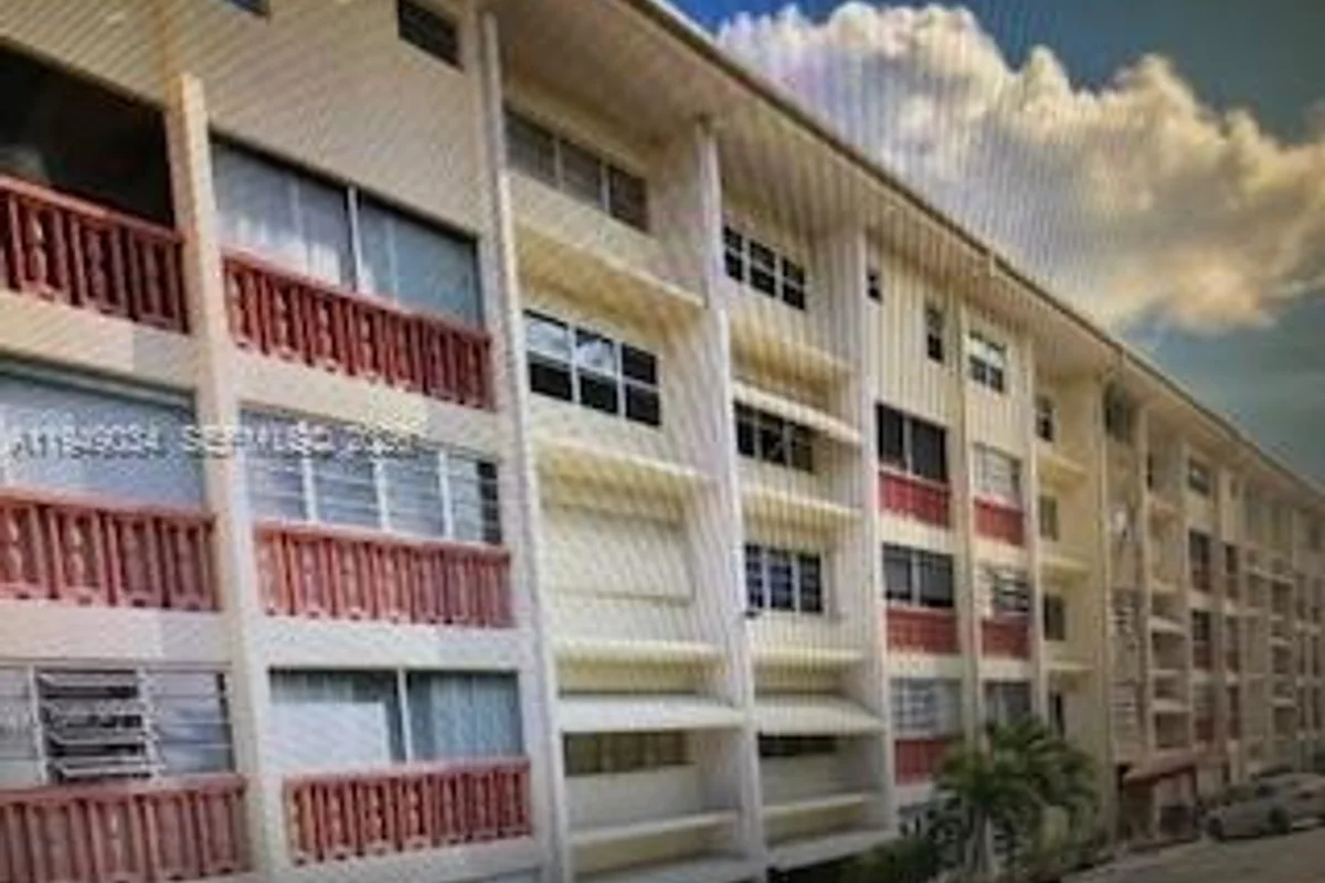 215 SE 3rd Ave #307B, Hallandale Beach: photo 1 of 32