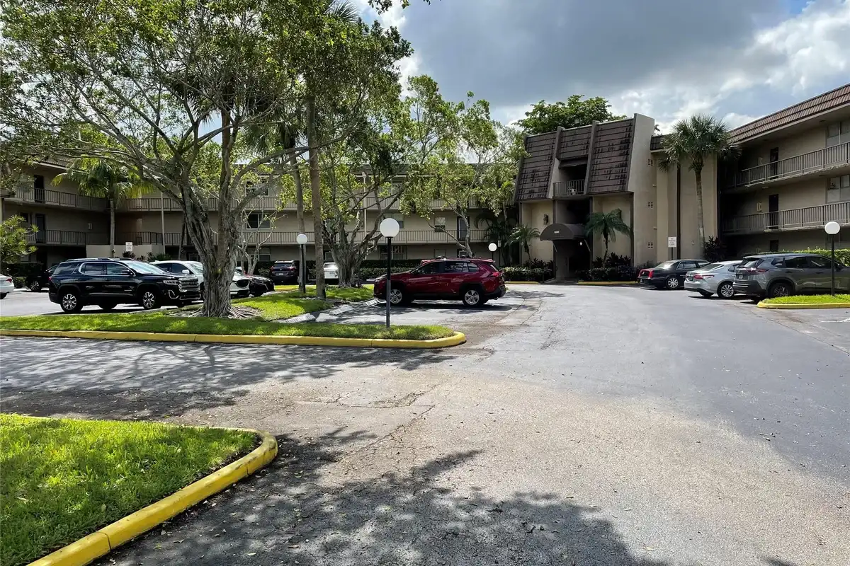 9200 Lime Bay Blvd #209, Tamarac: photo 1 of 16