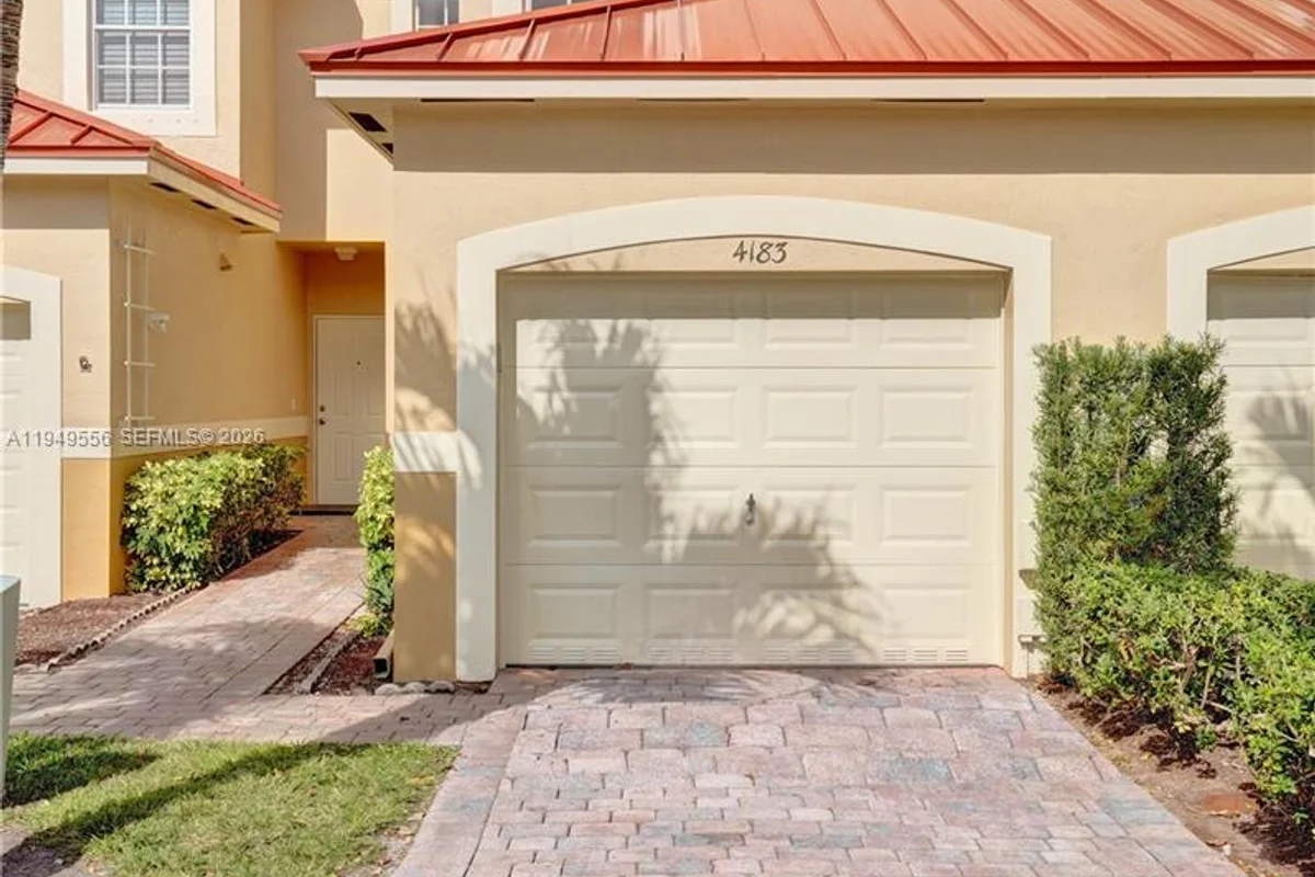 4183 Crystal Lake Dr, Deerfield Beach: photo 1 of 45