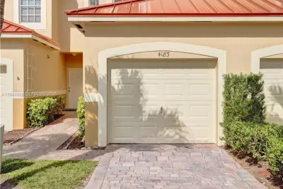 4183 Crystal Lake Dr, Deerfield Beach: photo 1 of 45