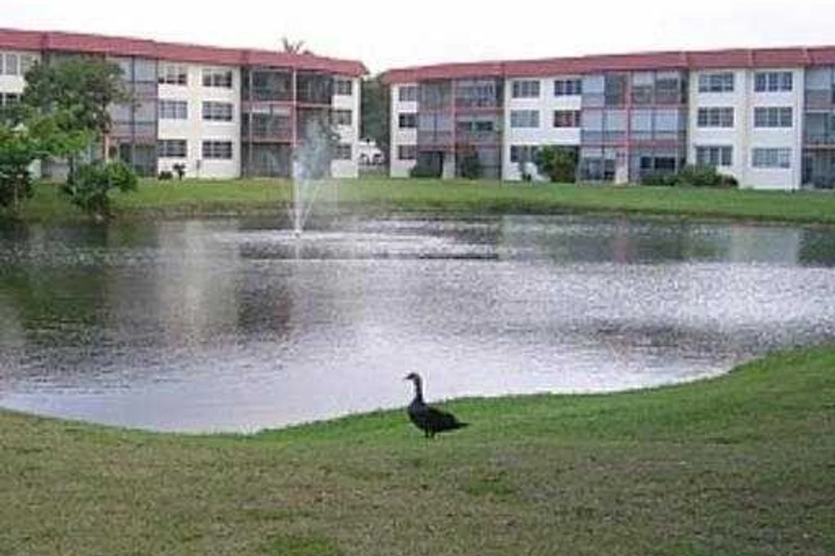 681 S Hollybrook Dr #105, Pembroke Pines: photo 1 of 34