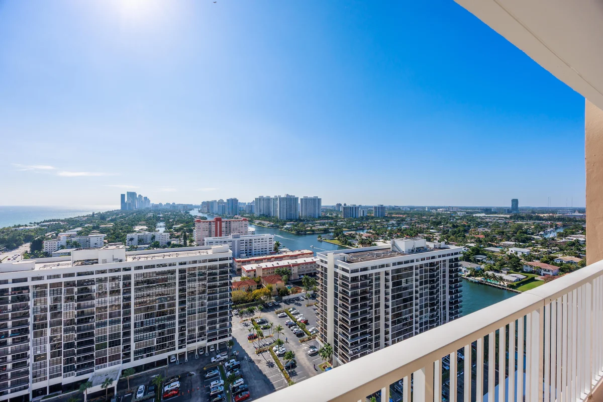 1985 S Ocean Dr #Pha, Hallandale Beach: photo 1 of 49