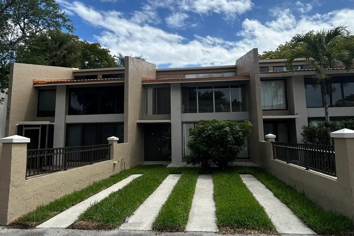 750 E Coco Plum Cir #2, Plantation: photo 1 of 21