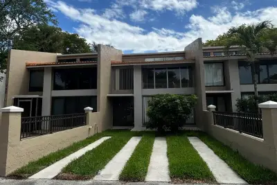 750 E Coco Plum Cir #2, Plantation: photo 1 of 21