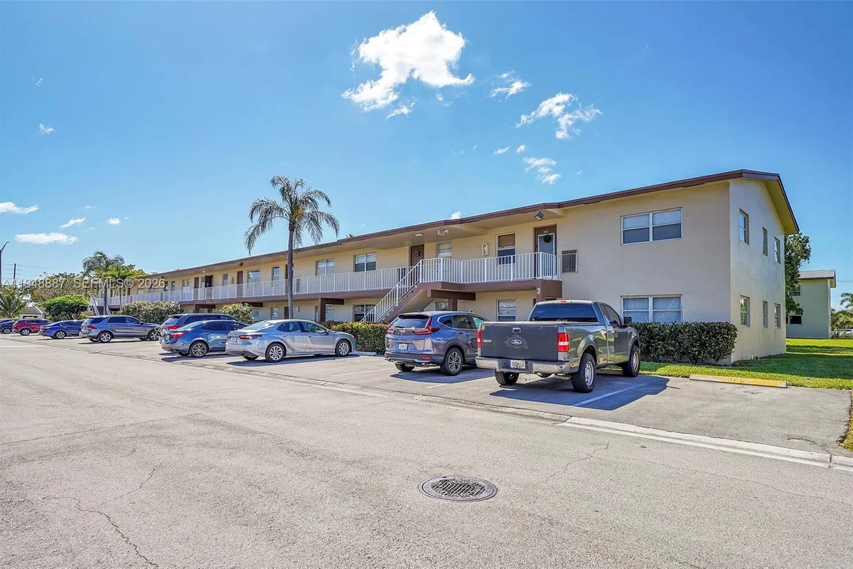 7200 NW 4th Pl #201, Margate: photo 1 of 21