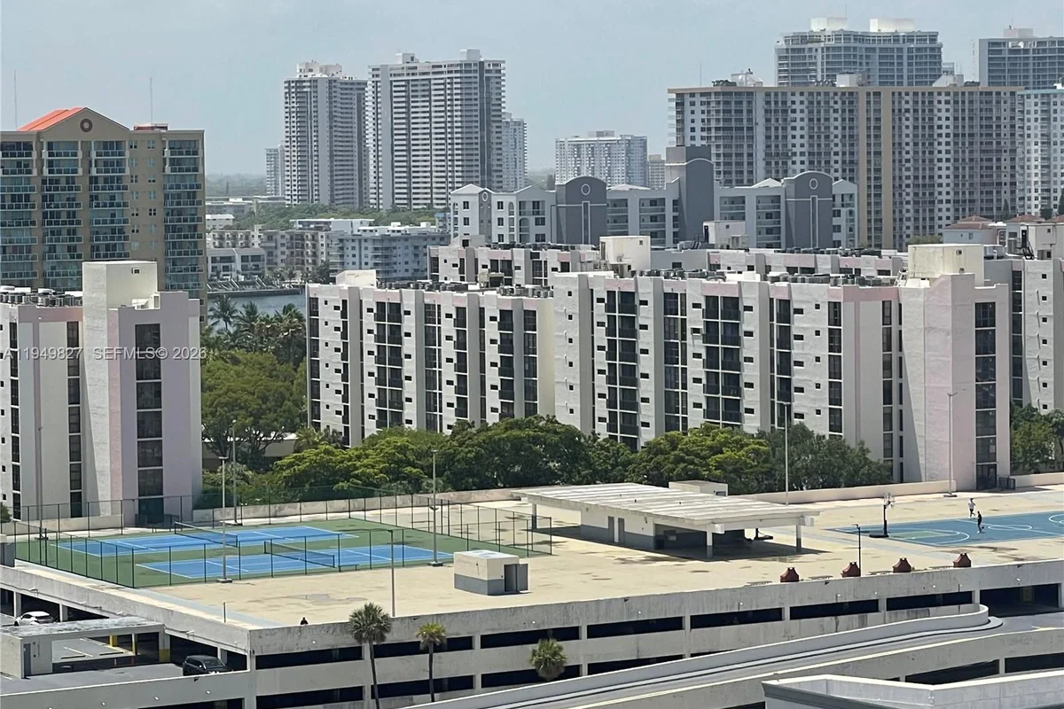 17021 N Bay Rd #603, Sunny Isles Beach: photo 1 of 9