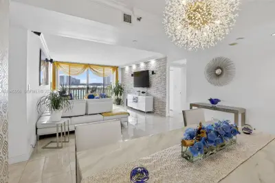 1000 Island Blvd #312, Aventura: photo 1 of 57