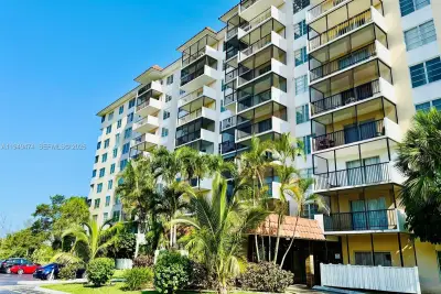 4164 Inverrary Dr #913, Lauderhill: photo 1 of 25