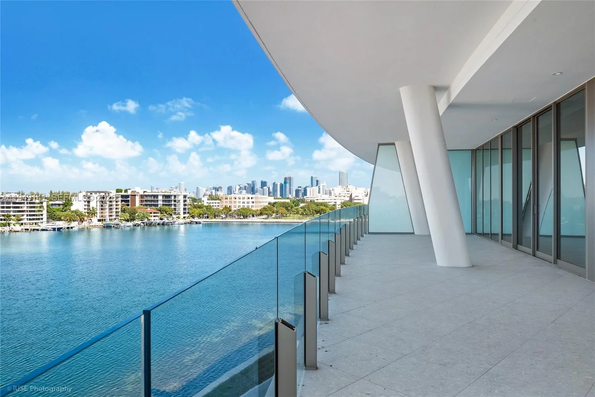 5 Grove Isle Dr #S503, Miami: photo 1 of 20