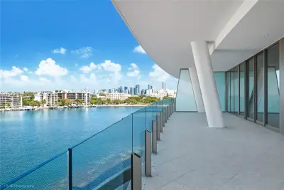5 Grove Isle Dr #S503, Miami: photo 1 of 20