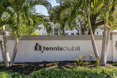 701 NW 19th St #401, Fort Lauderdale: photo 1 of 47