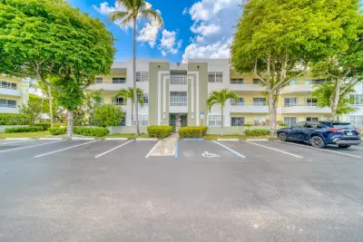 10795 SW 108th Ave #304, Miami: photo 1 of 25