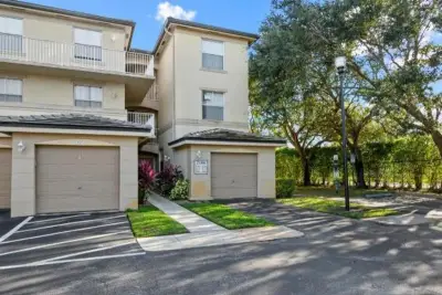 2100 Greenview Shores Blvd #508, Wellington: photo 1 of 7