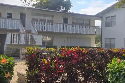 17 Cambridge A, West Palm Beach: photo 1 of 15