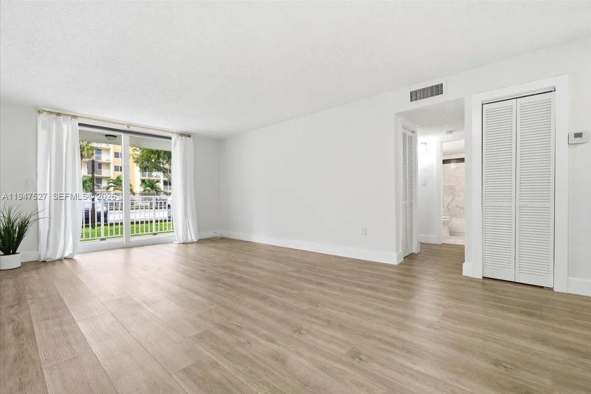6960 Miami Gardens Dr #2-124, Hialeah: photo 1 of 28