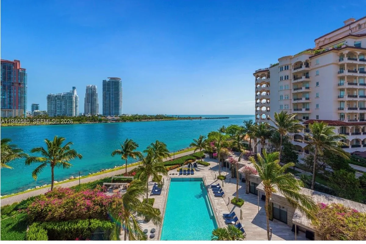 7055 Fisher Island Dr, Miami Beach: photo 1 of 17