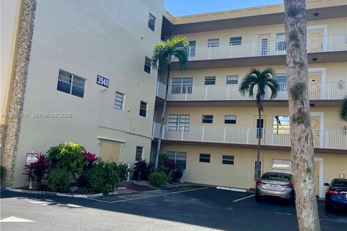 3940 NW 42nd Ave #319, Lauderdale Lakes: photo 1 of 40