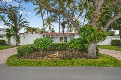 2081 NE 25th St, Lighthouse Point: photo 1 of 55
