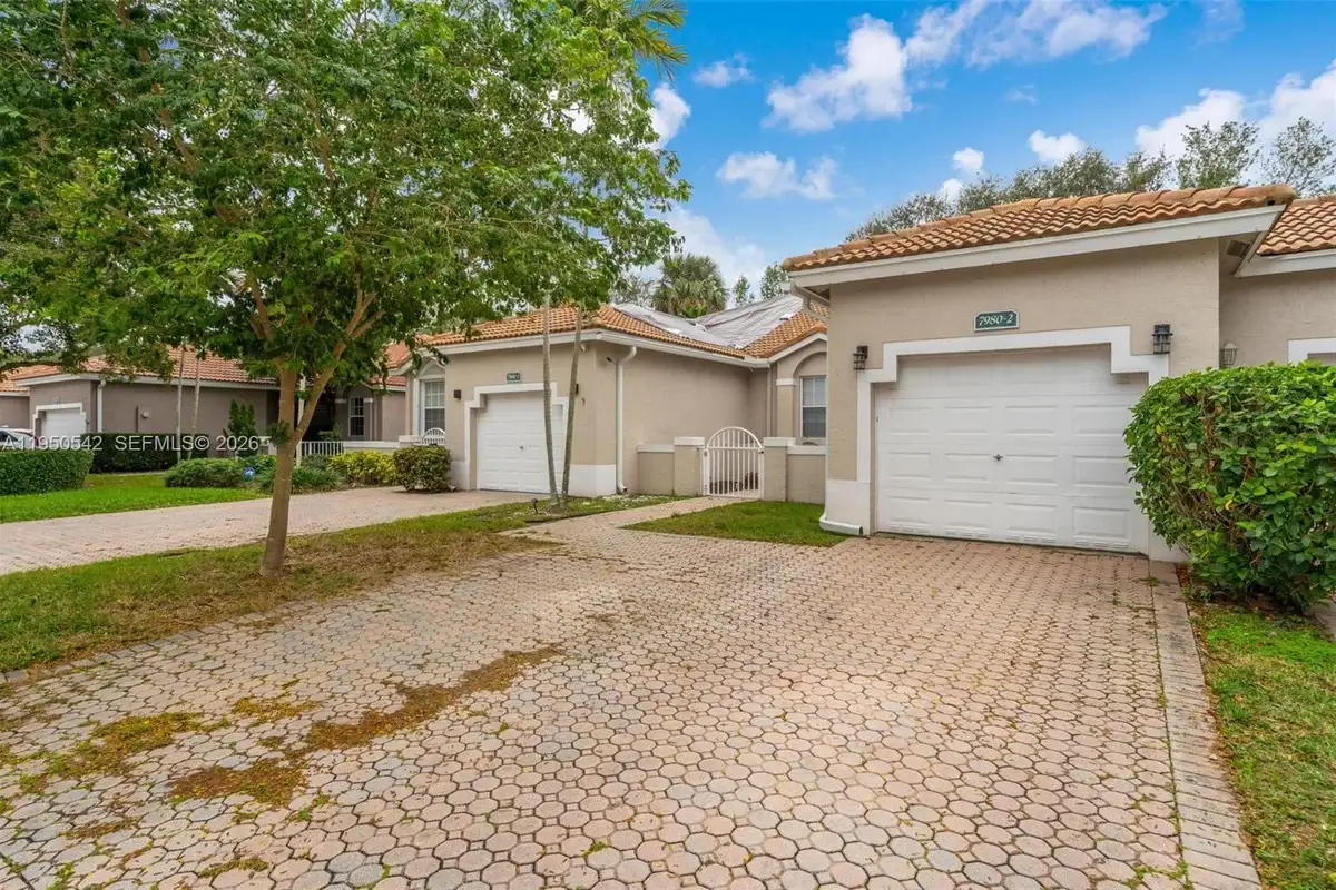7980 S Aragon Blvd #2, Sunrise: photo 1 of 30