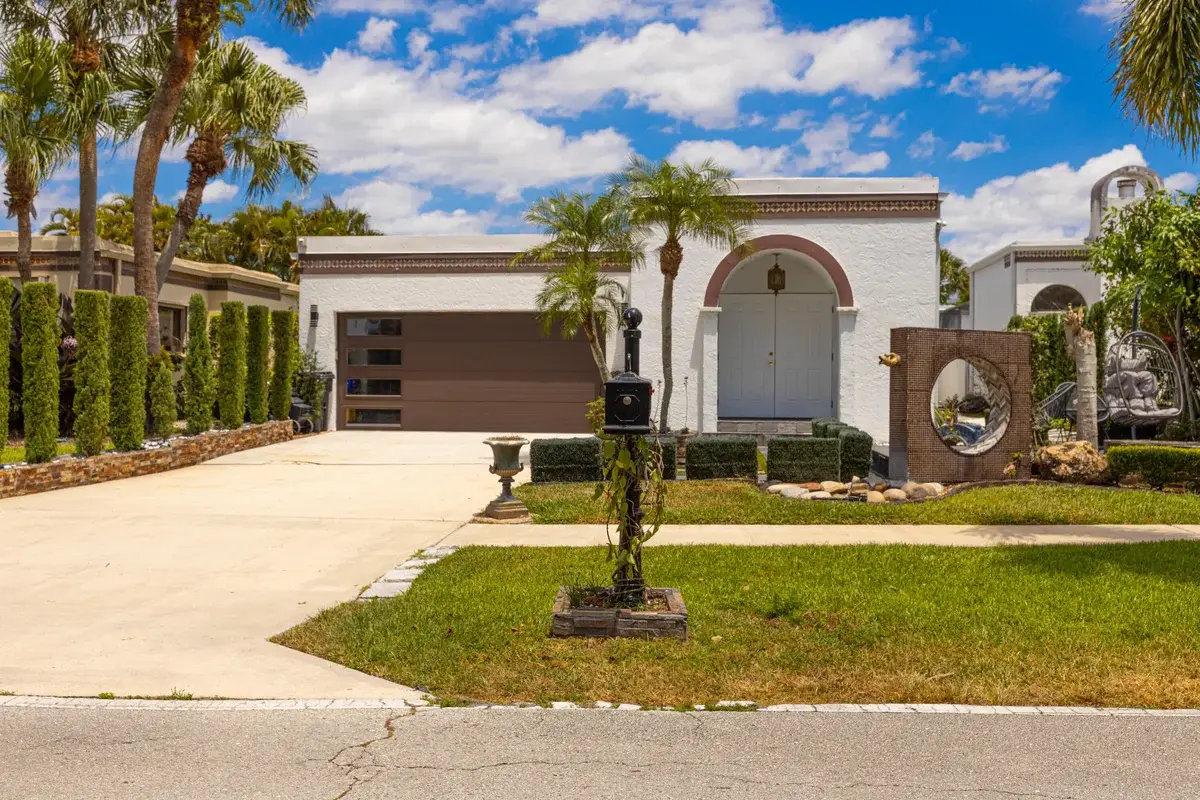 6590 Fountains Cir, Lake Worth: photo 1 of 51