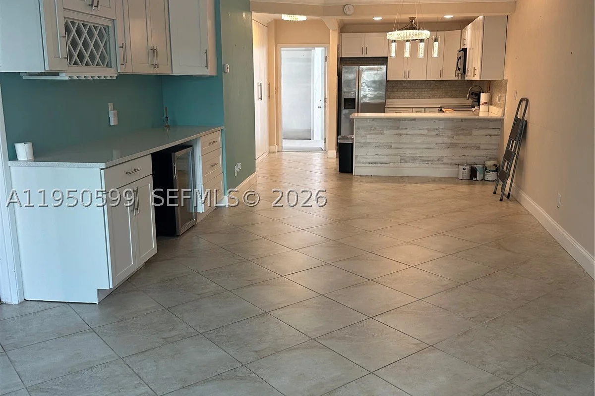 2731 NE 14th St Cswy #205, Pompano Beach: photo 1 of 15