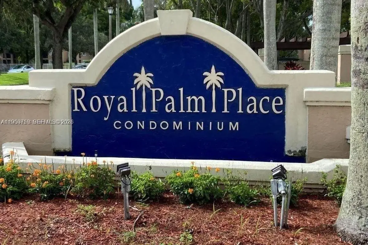 Condo in Miami: photo 1 of 15