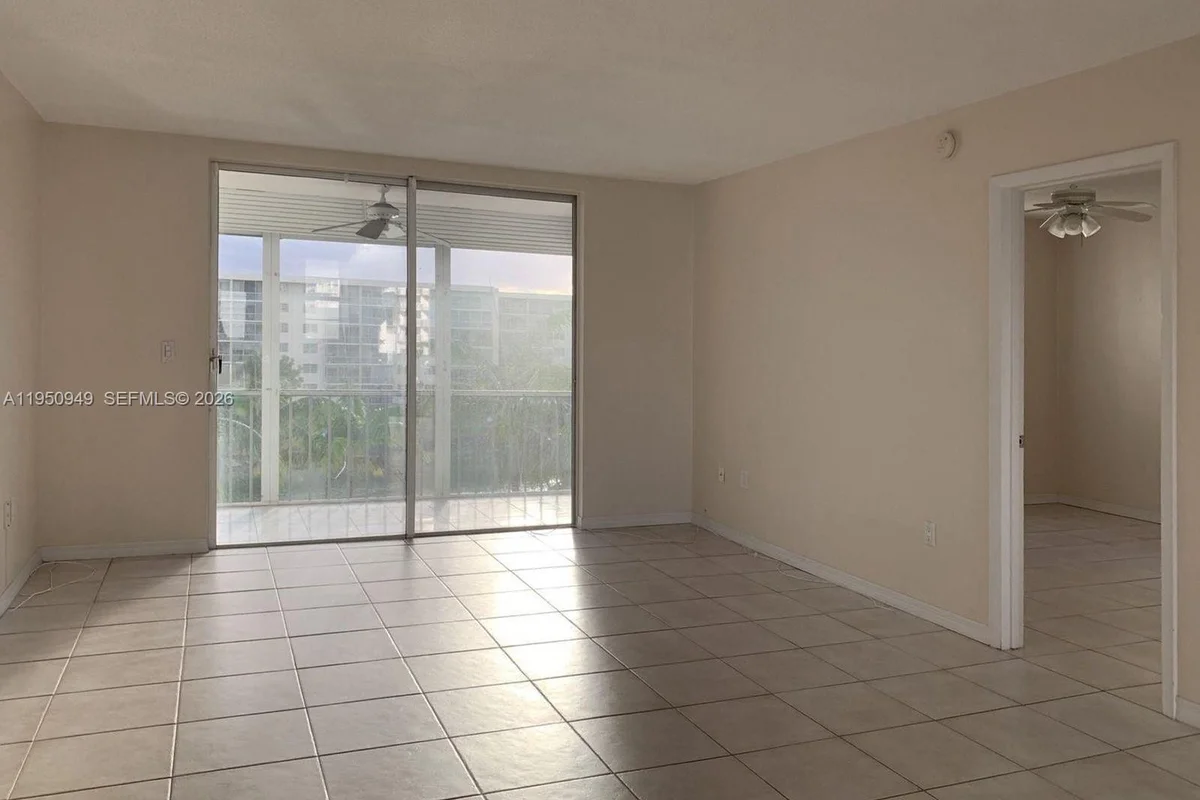 2855 Leonard Dr #H404, Aventura: photo 1 of 15