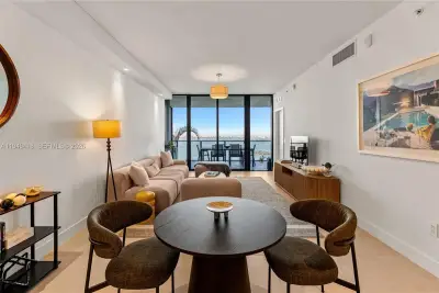700 NE 24th St #2602, Miami: photo 1 of 36