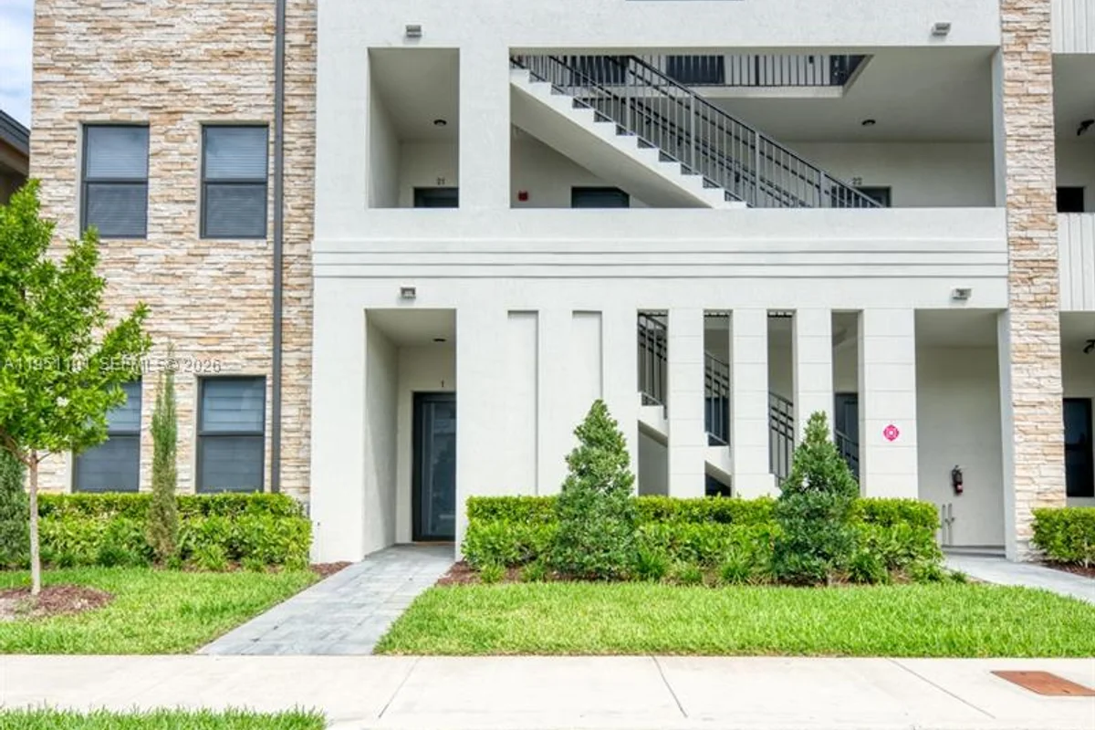 7831 NW 104th Ave #23, Doral: photo 1 of 37