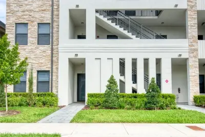 7831 NW 104th Ave #23, Doral: photo 1 of 37