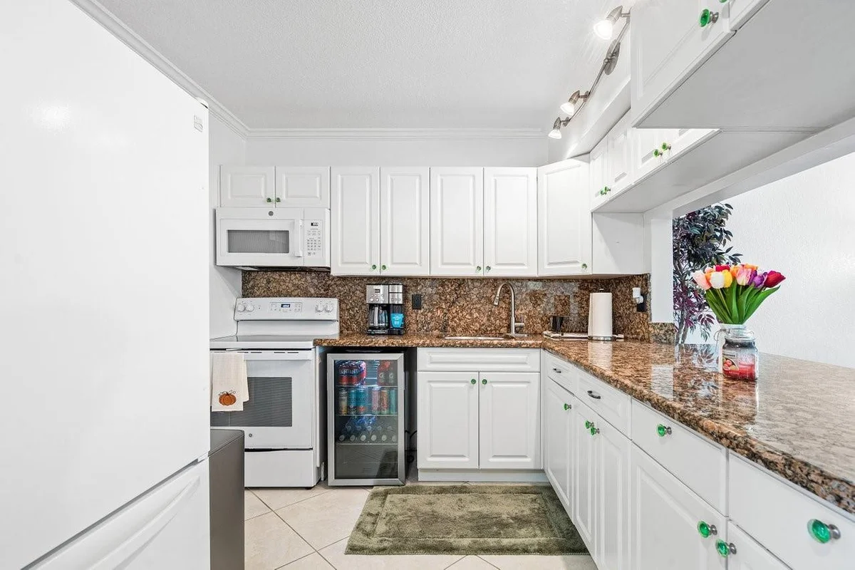 9280 SW 3rd St #802, Boca Raton: photo 1 of 25