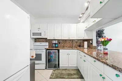 9280 SW 3rd St #802, Boca Raton: photo 1 of 25