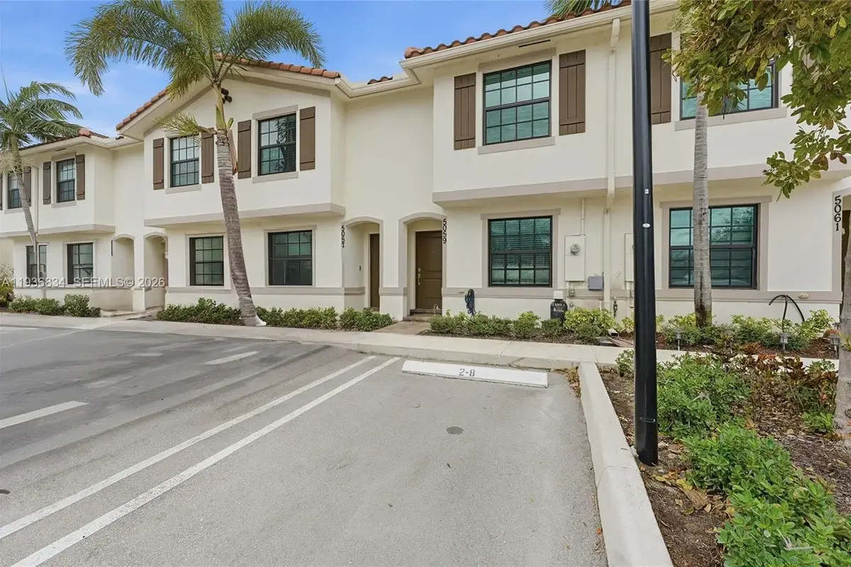 5059 Genove Pl, Riviera Beach: photo 1 of 33