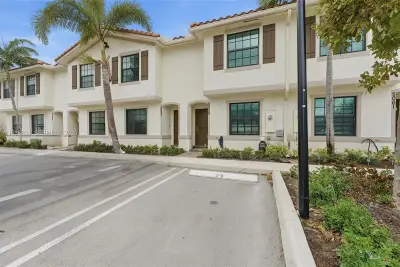 5059 Genove Pl, Riviera Beach: photo 1 of 33