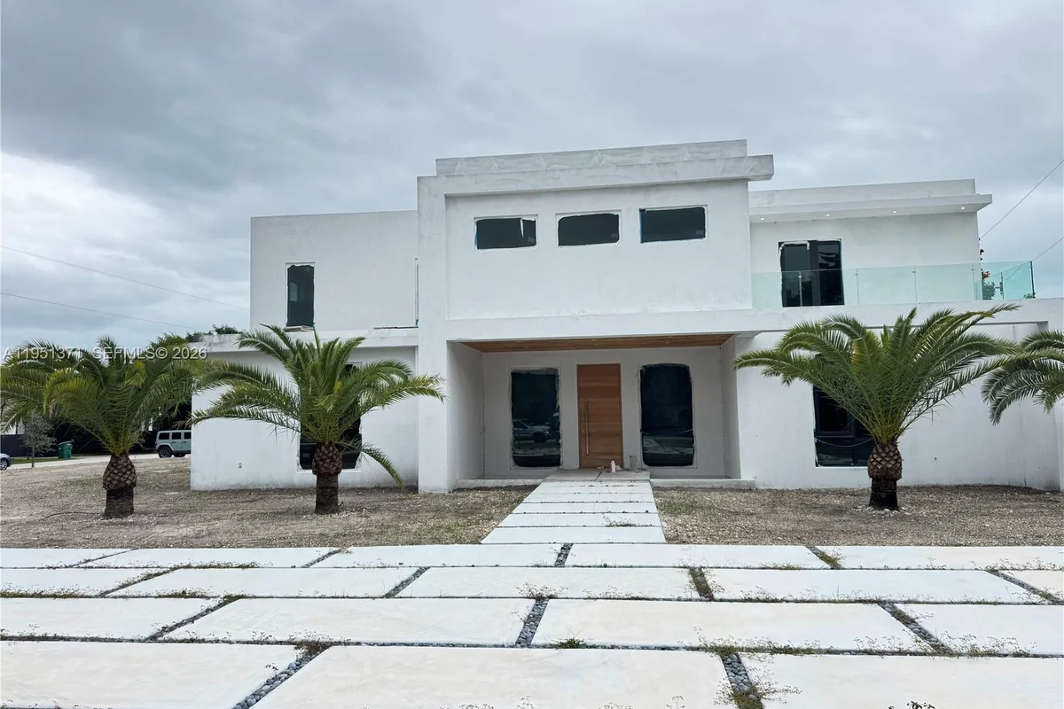 6190 SW 128th St, Pinecrest: photo 1 of 56