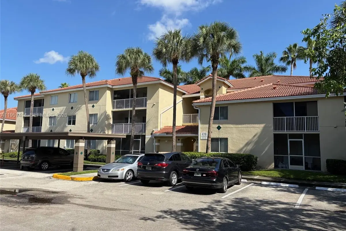 450 S Park Rd #5-104, Hollywood: photo 1 of 23
