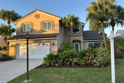 18715 NW 1st St, Pembroke Pines: photo 1 of 44