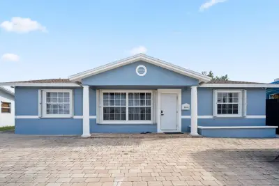 5772 N Haverhill Rd N, West Palm Beach: photo 1 of 32