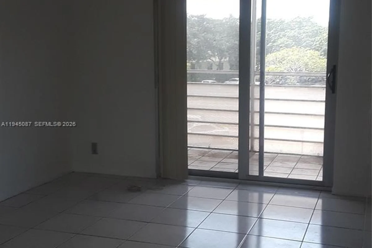 4374 NW 9th Ave #16-3G, Deerfield Beach: photo 1 of 10