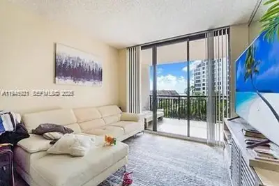 540 Brickell Key Dr #603, Miami: photo 1 of 18