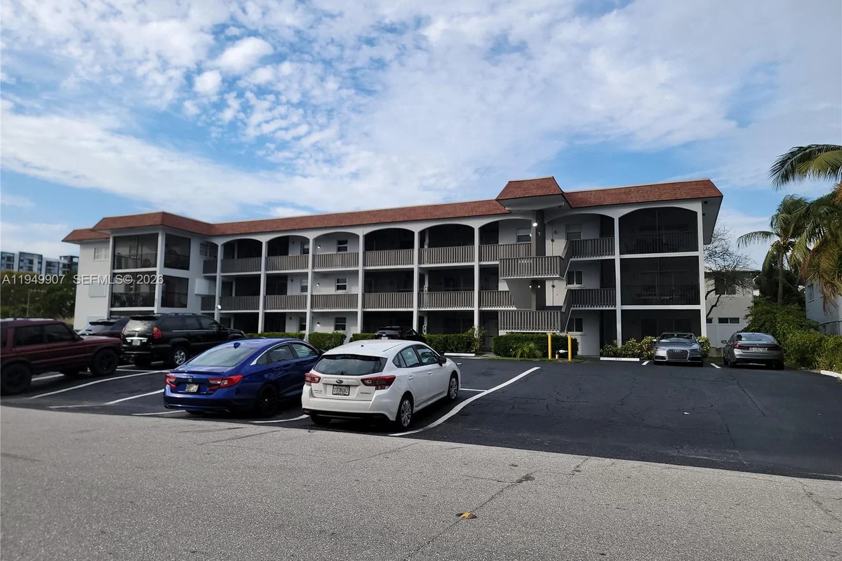 651 Pine Dr #110, Pompano Beach: photo 1 of 37