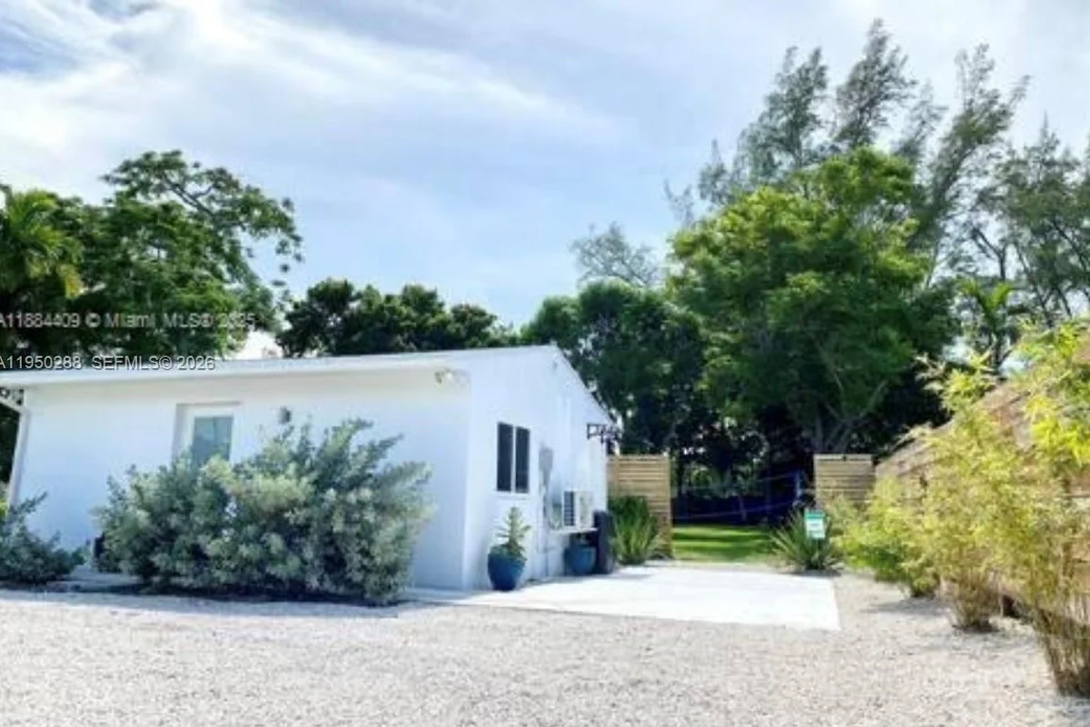 Home in Miami: photo 1 of 9