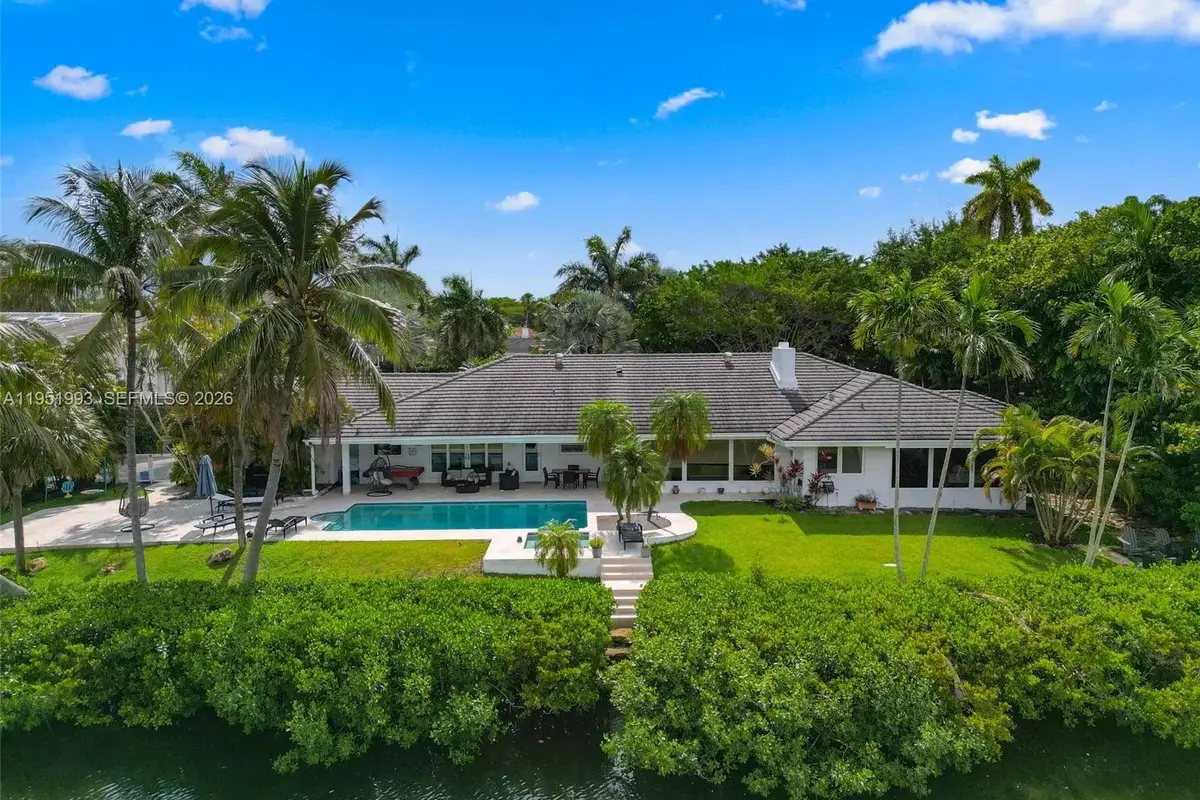 415 Rovino Ave, Coral Gables: photo 1 of 96
