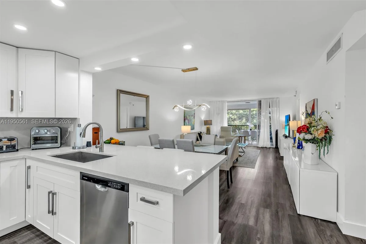 3910 Inverrary Blvd #503-B, Lauderhill: photo 1 of 37