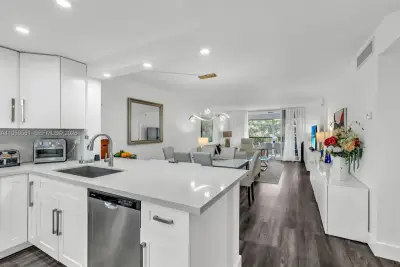 3910 Inverrary Blvd #503-B, Lauderhill: photo 1 of 37