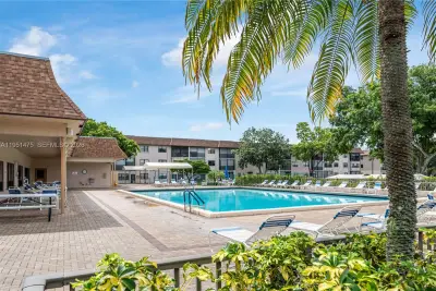 4960 E Sabal Palm Blvd #301, Tamarac: photo 1 of 17