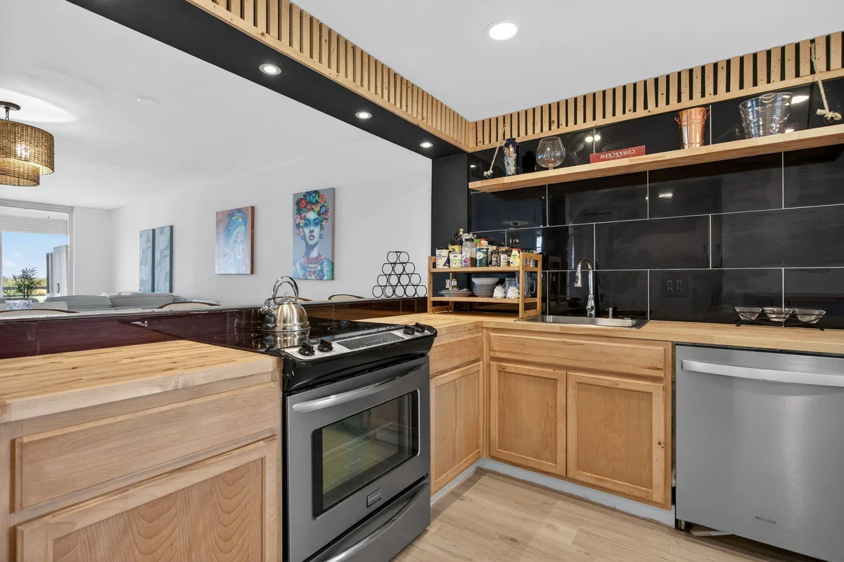 3960 Oaks Clubhouse Dr, Pompano Beach: photo 1 of 58