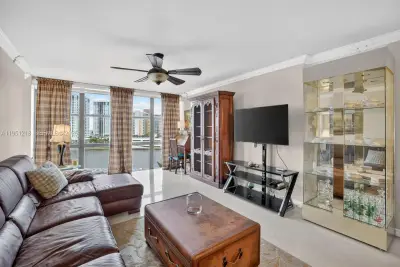 1000 Parkview Dr #806, Hallandale Beach: photo 1 of 65
