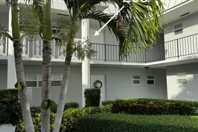 32 Colonial Club Dr #203, Boynton Beach: photo 1 of 47