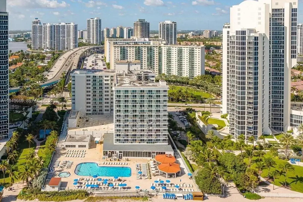 19201 Collins Ave #823, Sunny Isles Beach: photo 1 of 28